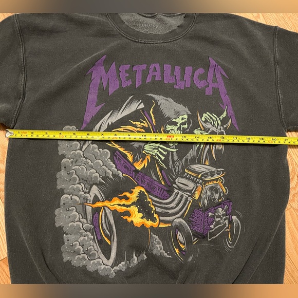 Metallica Urban Outfitters Distressed Crewneck - Picture 7 of 11